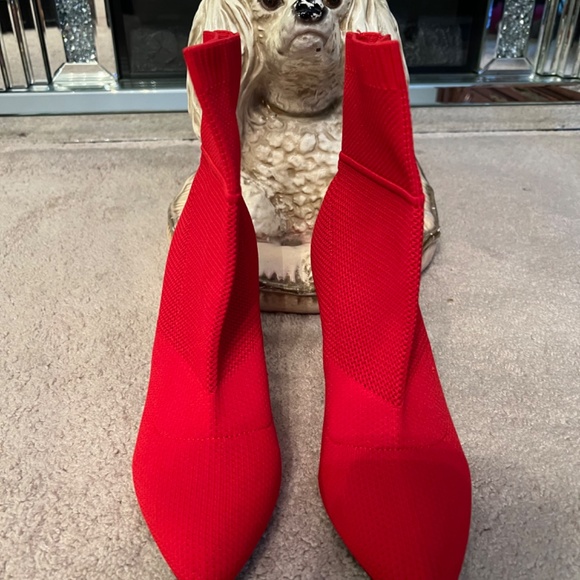RED BOOTIES - Picture 2 of 5